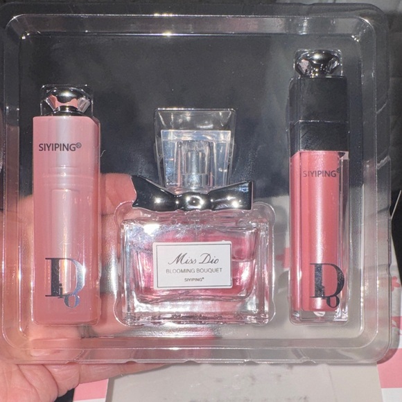 Other - Pink Makeup Set